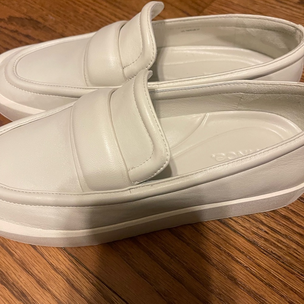 Vince Sneakers size 7